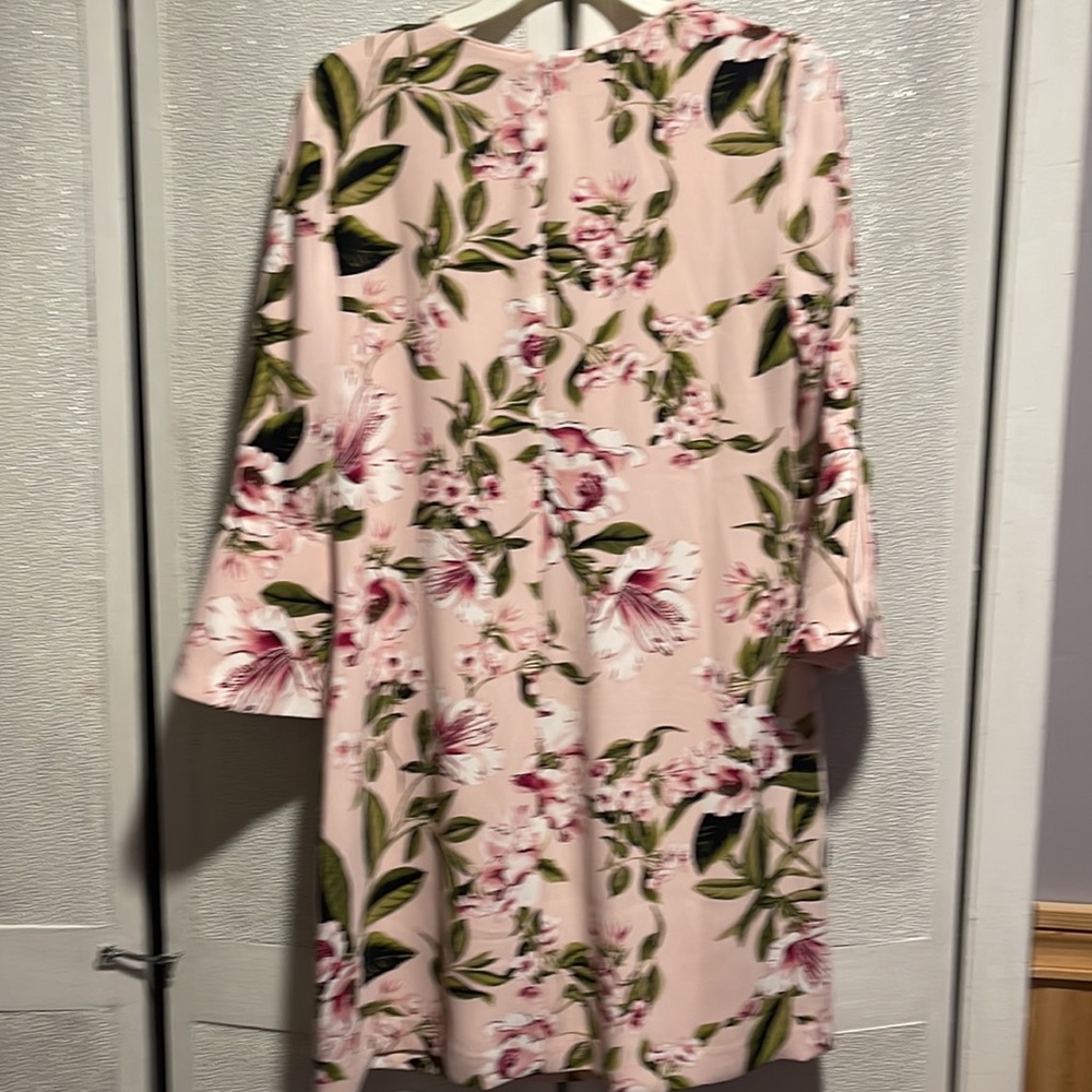 White house Black Market Dress - Picture 5 of 10